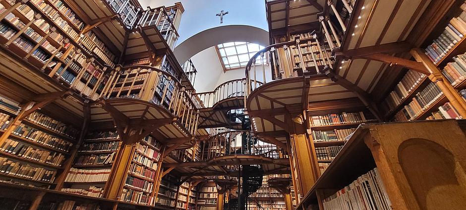 Blick in die Bibliothek Maria Laach